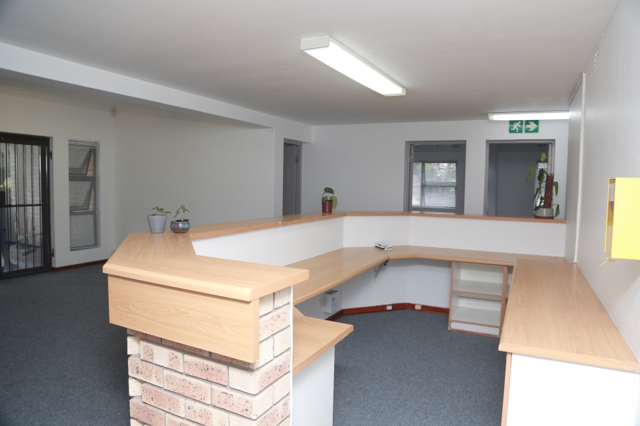 To Let commercial Property for Rent in Beacon Bay North Eastern Cape